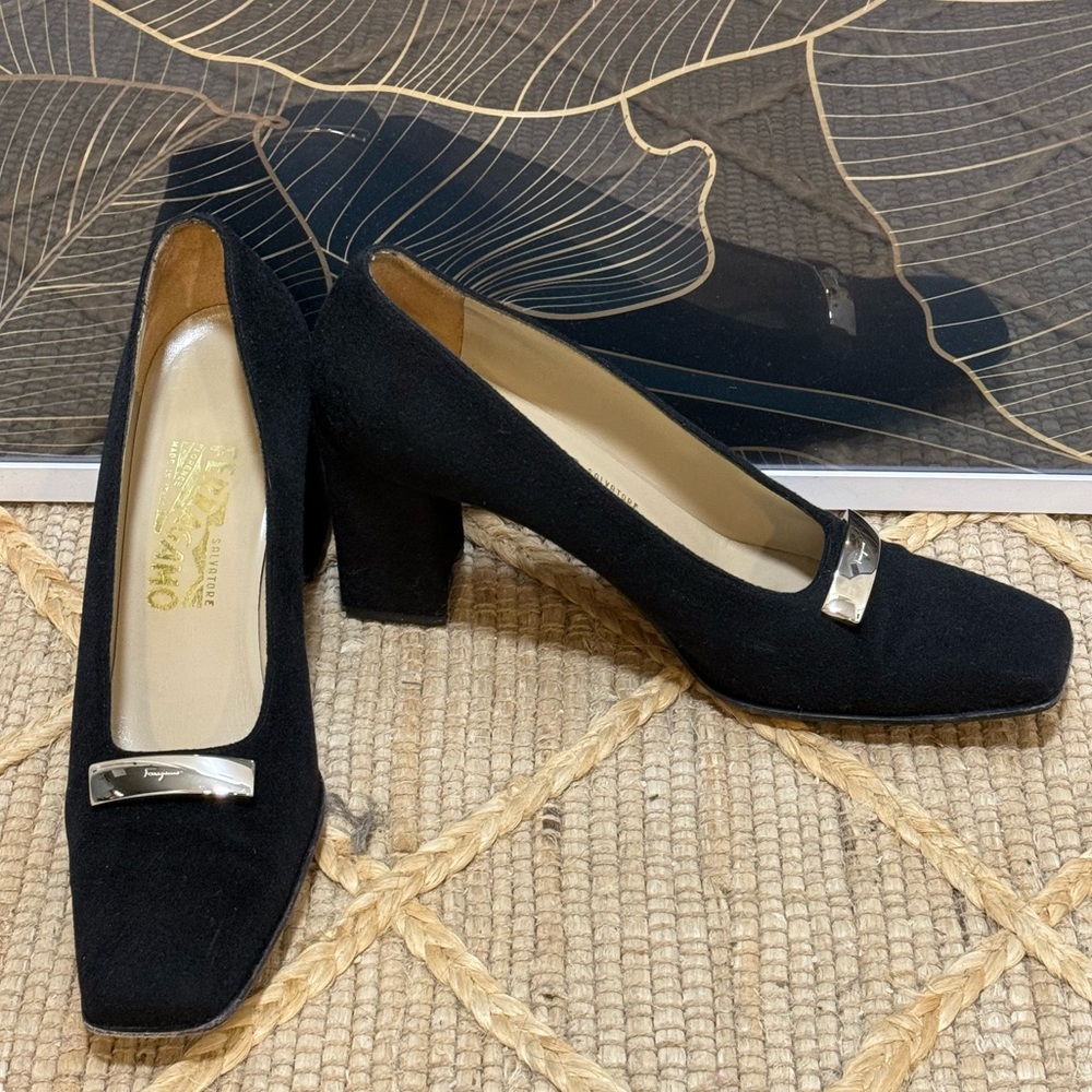 Elegant Black Women's Shoes with Silver Accent